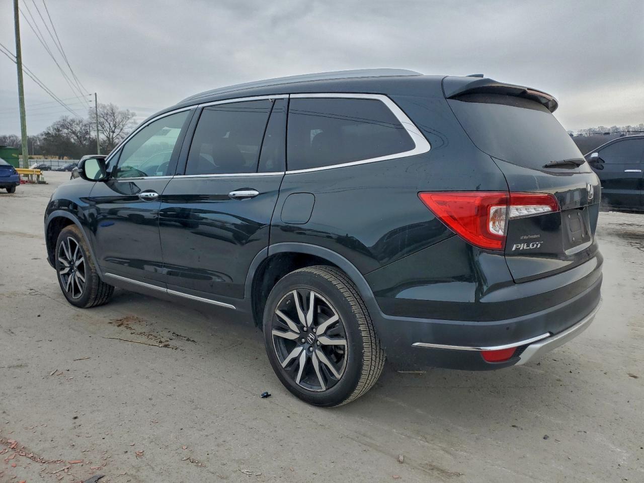 Honda Pilot Touring Image 3