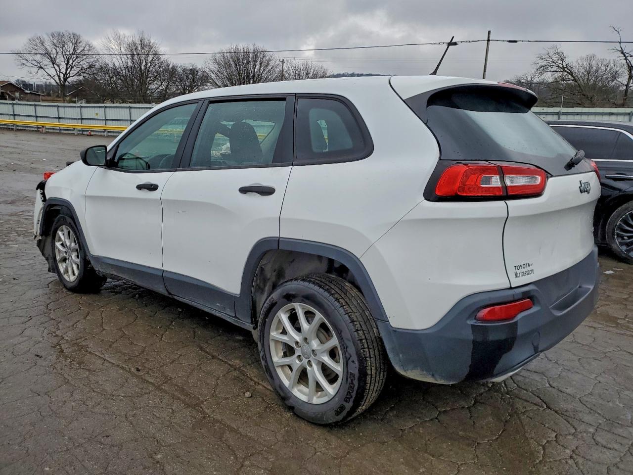 Jeep Grand Cherokee Sport Image 2
