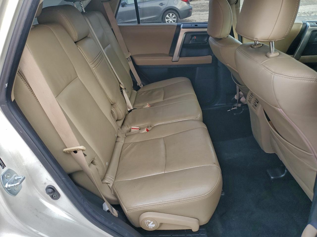 Toyota 4Runner Sr5 Image 7