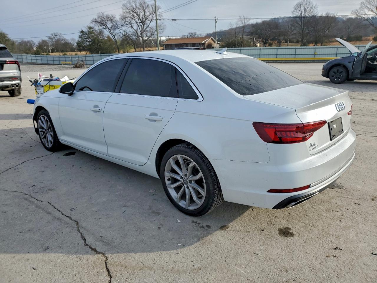 Audi A4 Premium Image 2