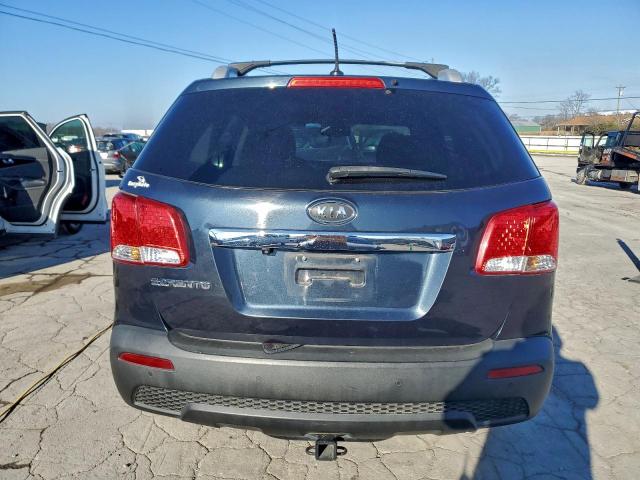 Kia Sorento Base Image 8