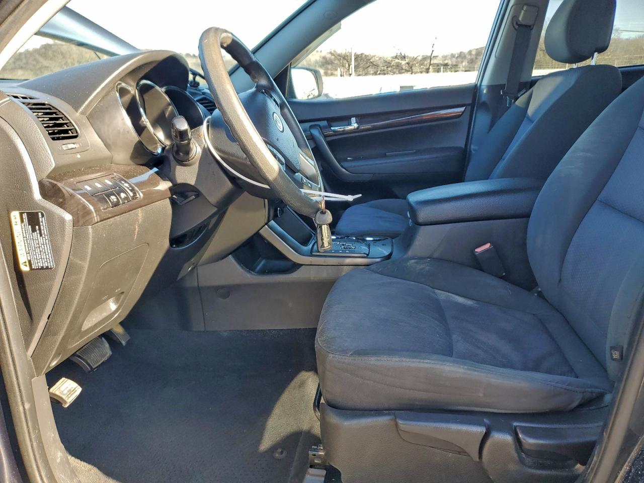 Kia Sorento Base Image 7