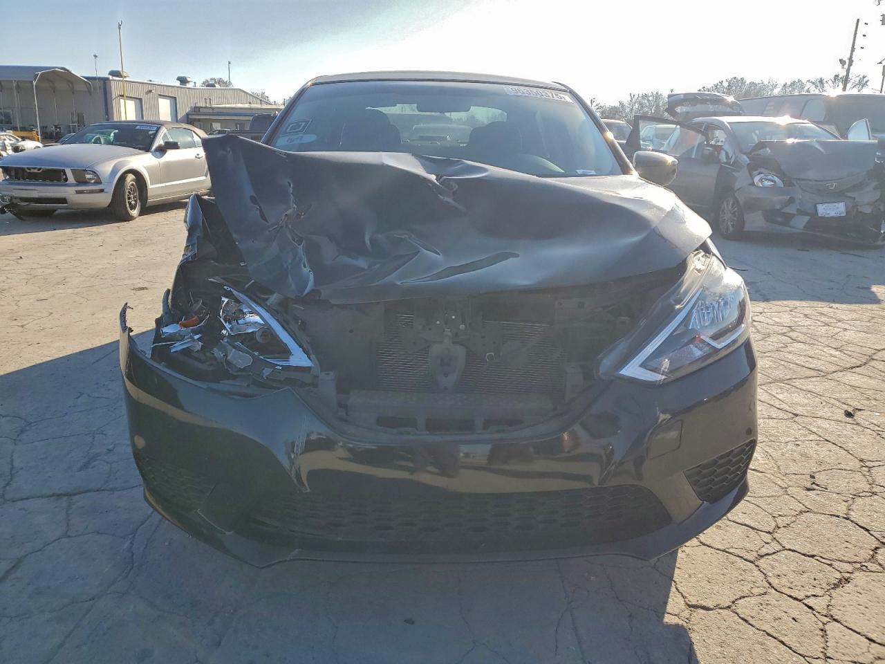 Nissan Sentra S Image 4