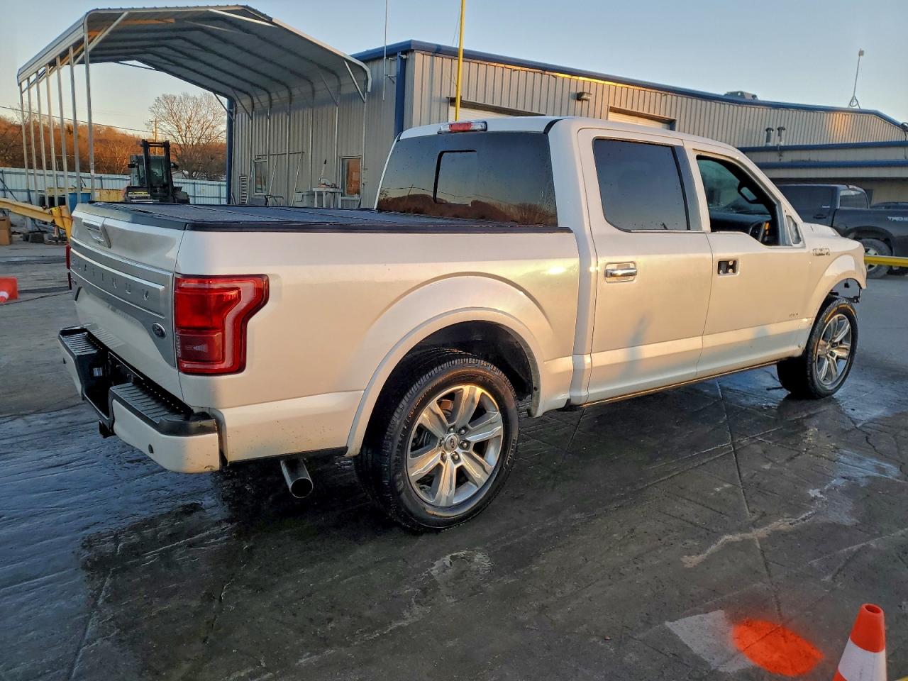 Ford F-150 Supercrew Image 5