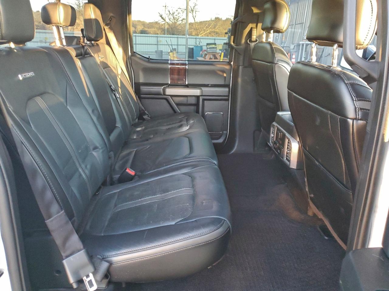 Ford F-150 Supercrew Image 12