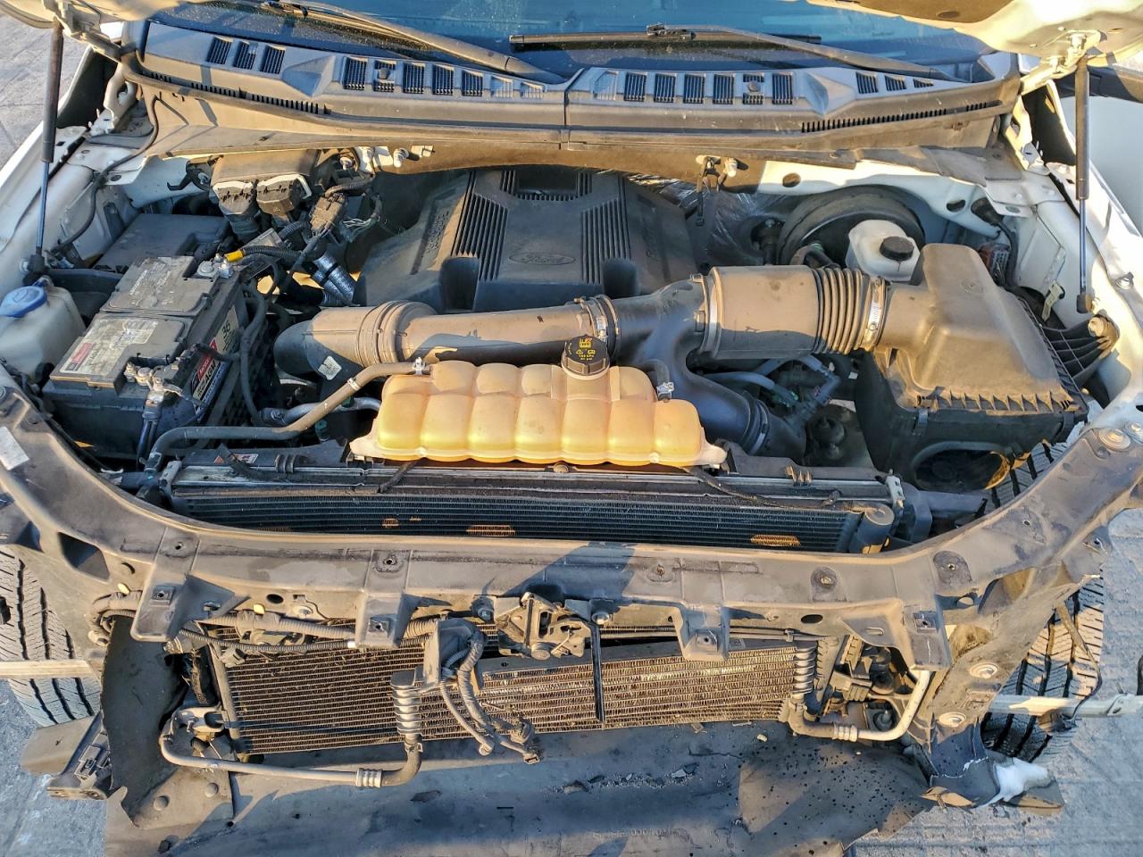 Ford F-150 Supercrew Image 13