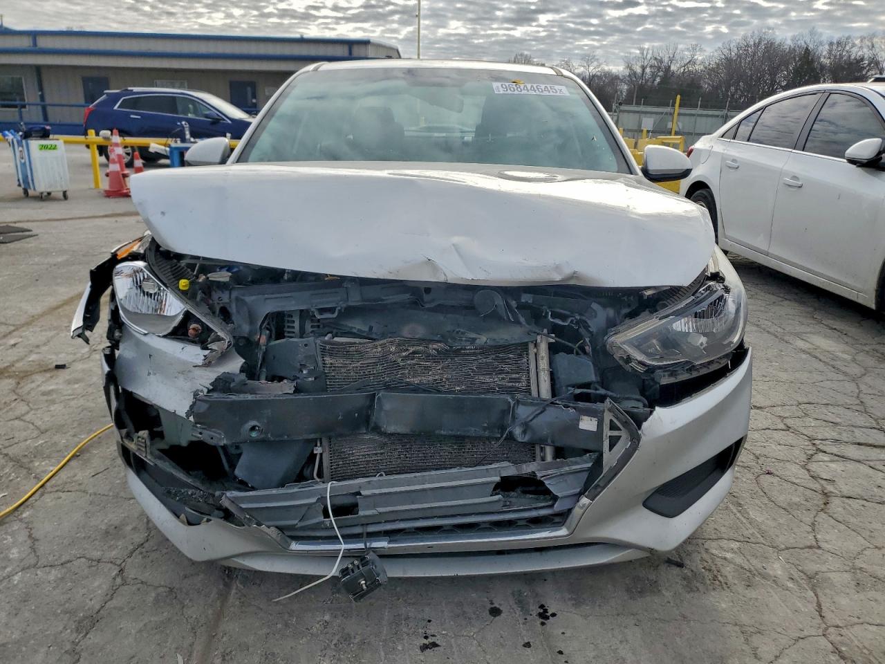 Hyundai ACCENT Se Image 4