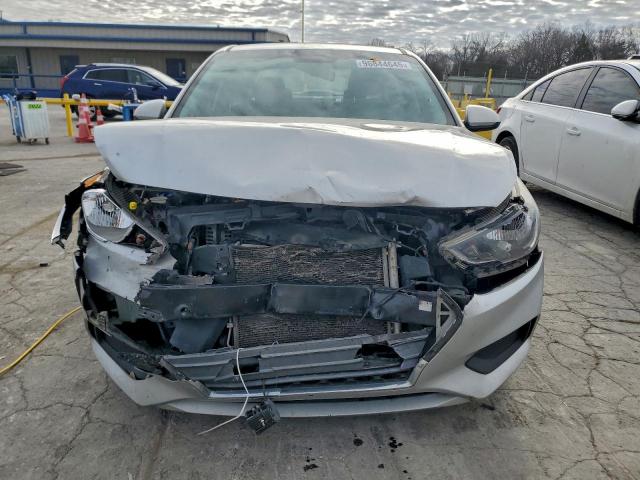 Hyundai ACCENT Se Image 4