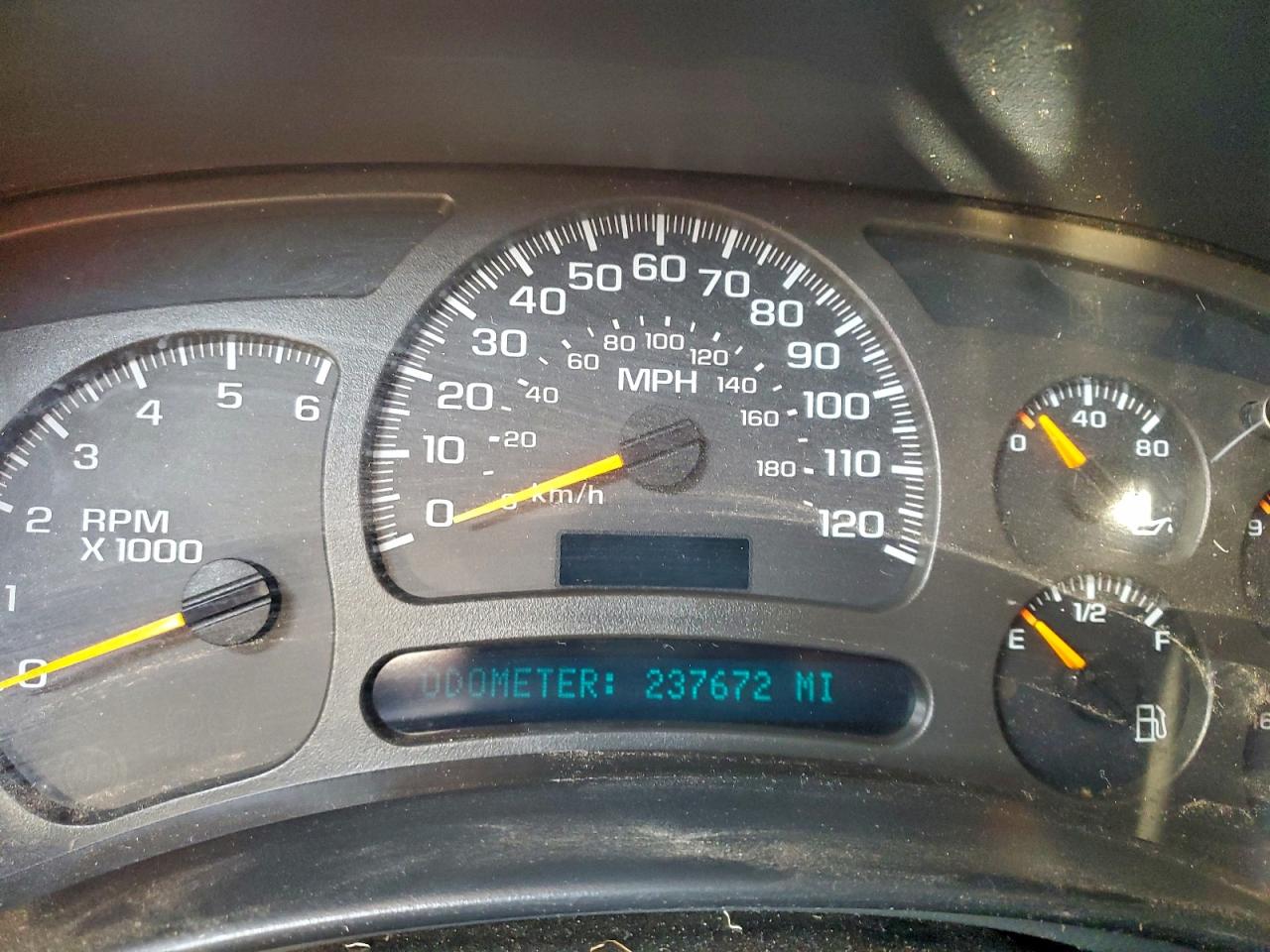 Chevrolet Silverado K2500 Heavy Duty Image 9