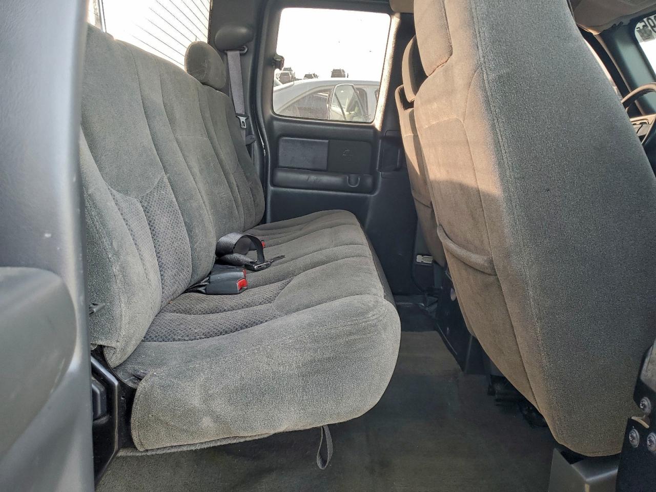 Chevrolet Silverado K2500 Heavy Duty Image 7