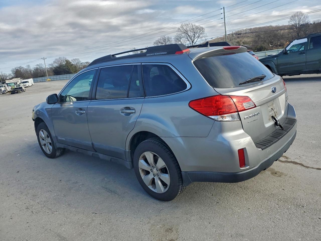 Subaru Outback 2.5i Limited Image 6