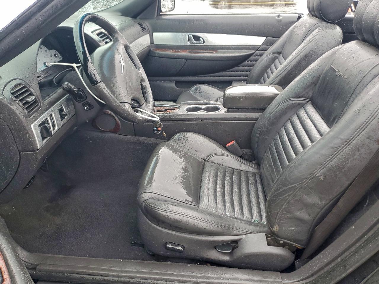 Ford Thunderbird Image 4