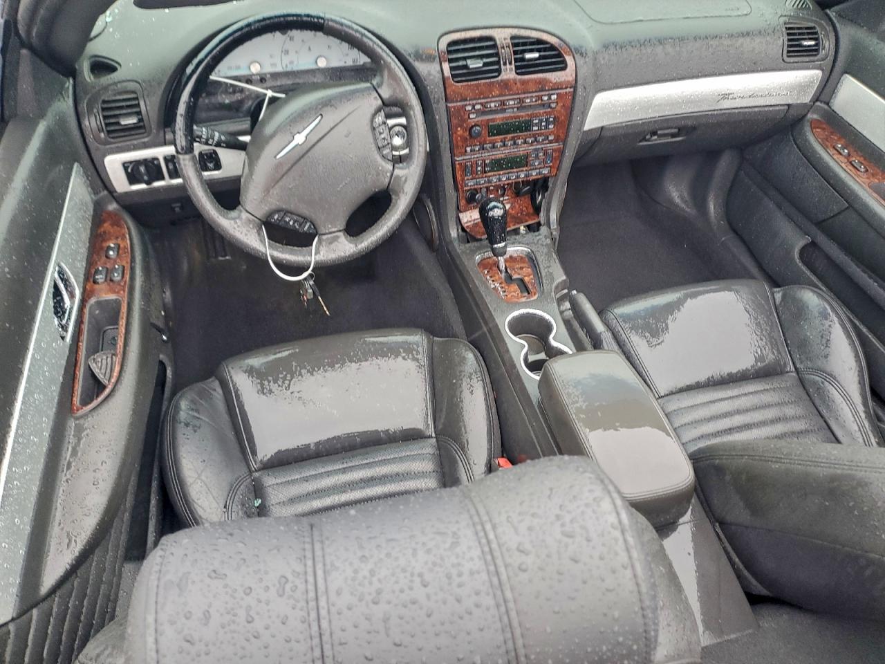 Ford Thunderbird Image 9