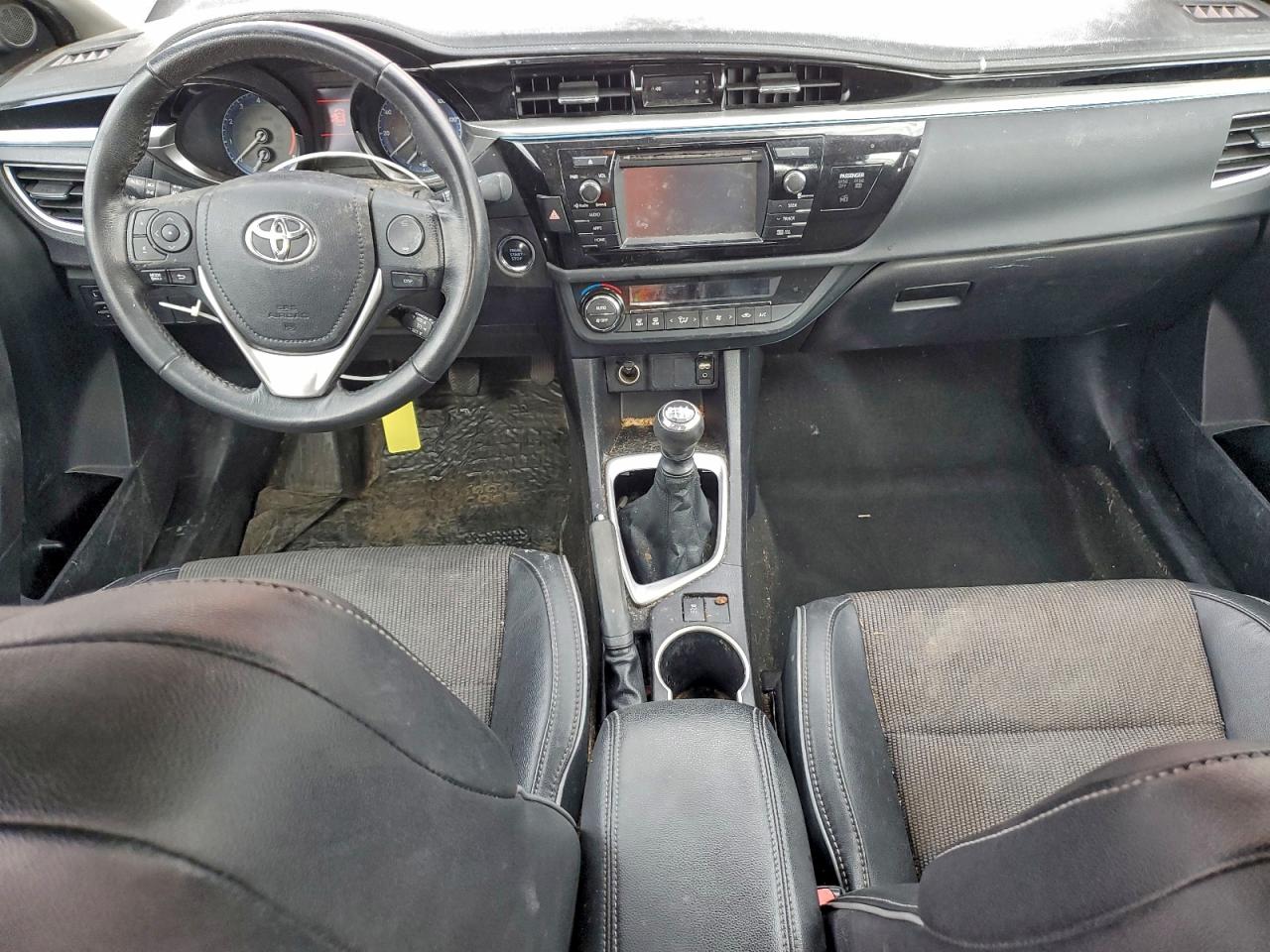 Toyota Corolla L Image 11
