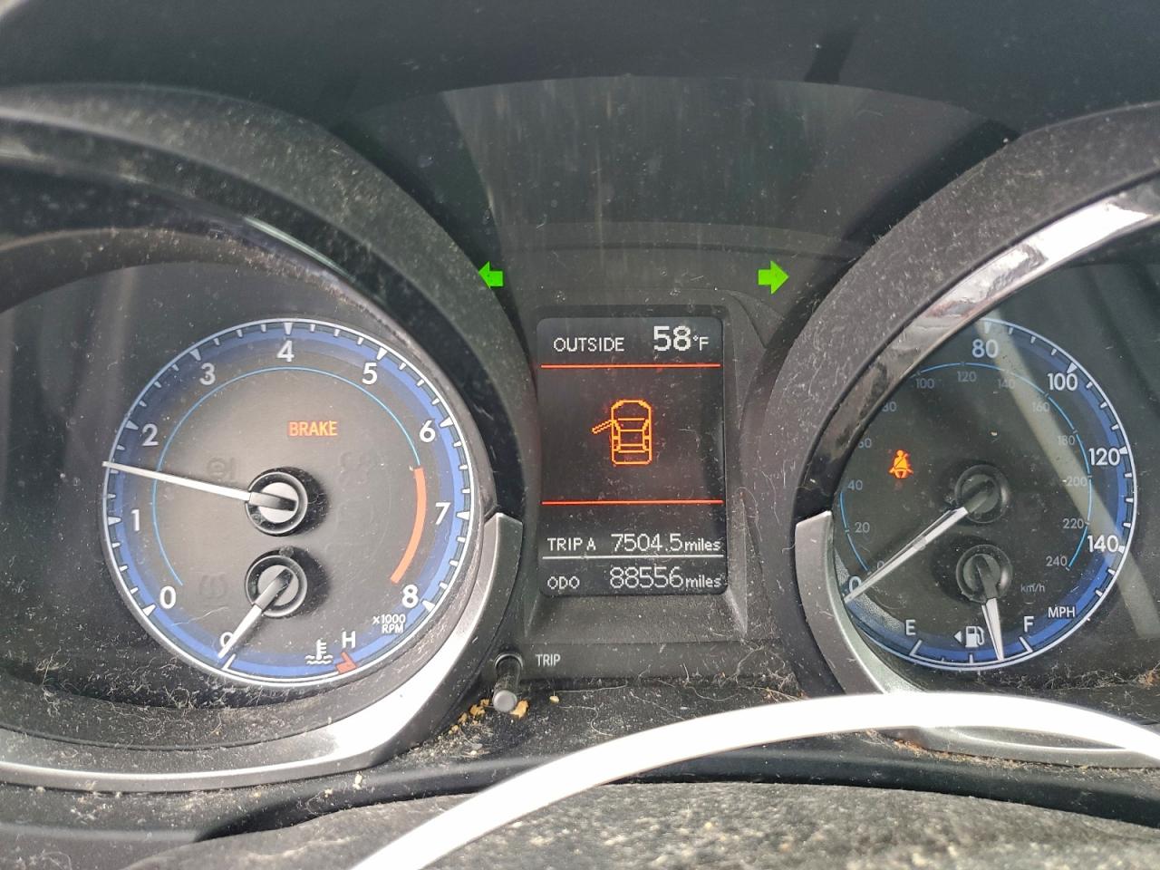 Toyota Corolla L Image 6