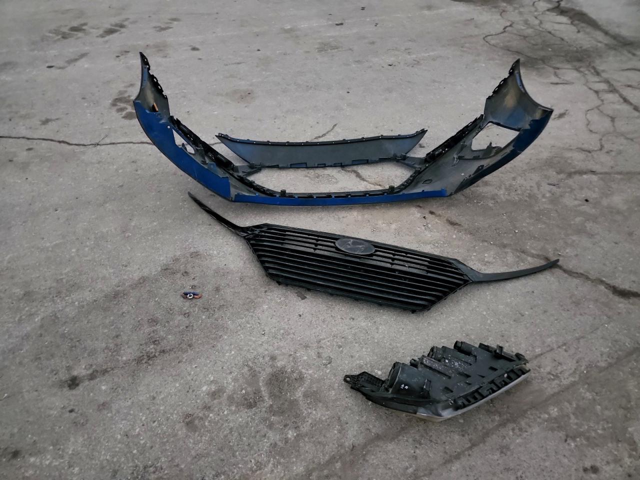 Hyundai Ioniq Blue Image 9