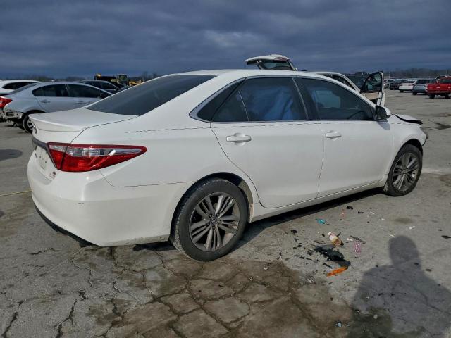 Toyota Camry Le Image 3