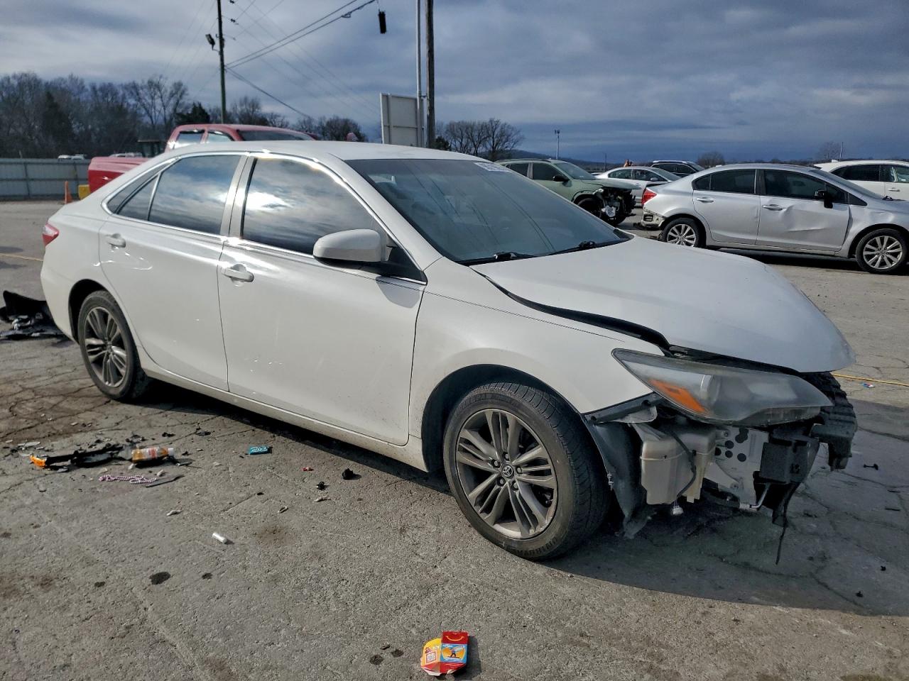 Toyota Camry Le Image 5