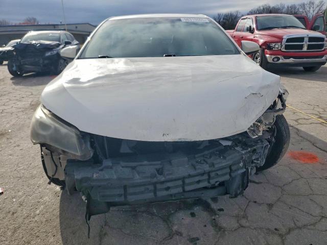 Toyota Camry Le Image 4