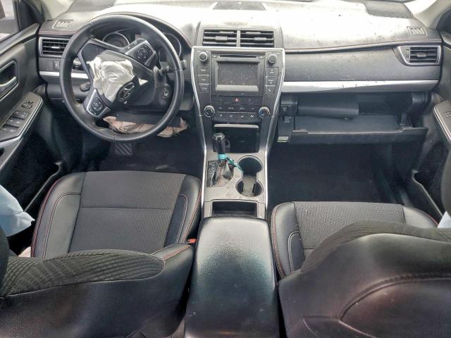 Toyota Camry Le Image 8