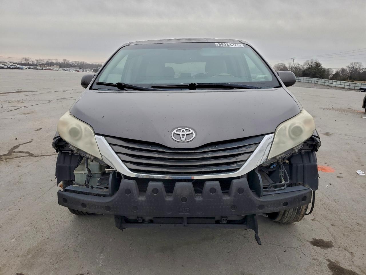 Toyota Sienna Xle Image 2