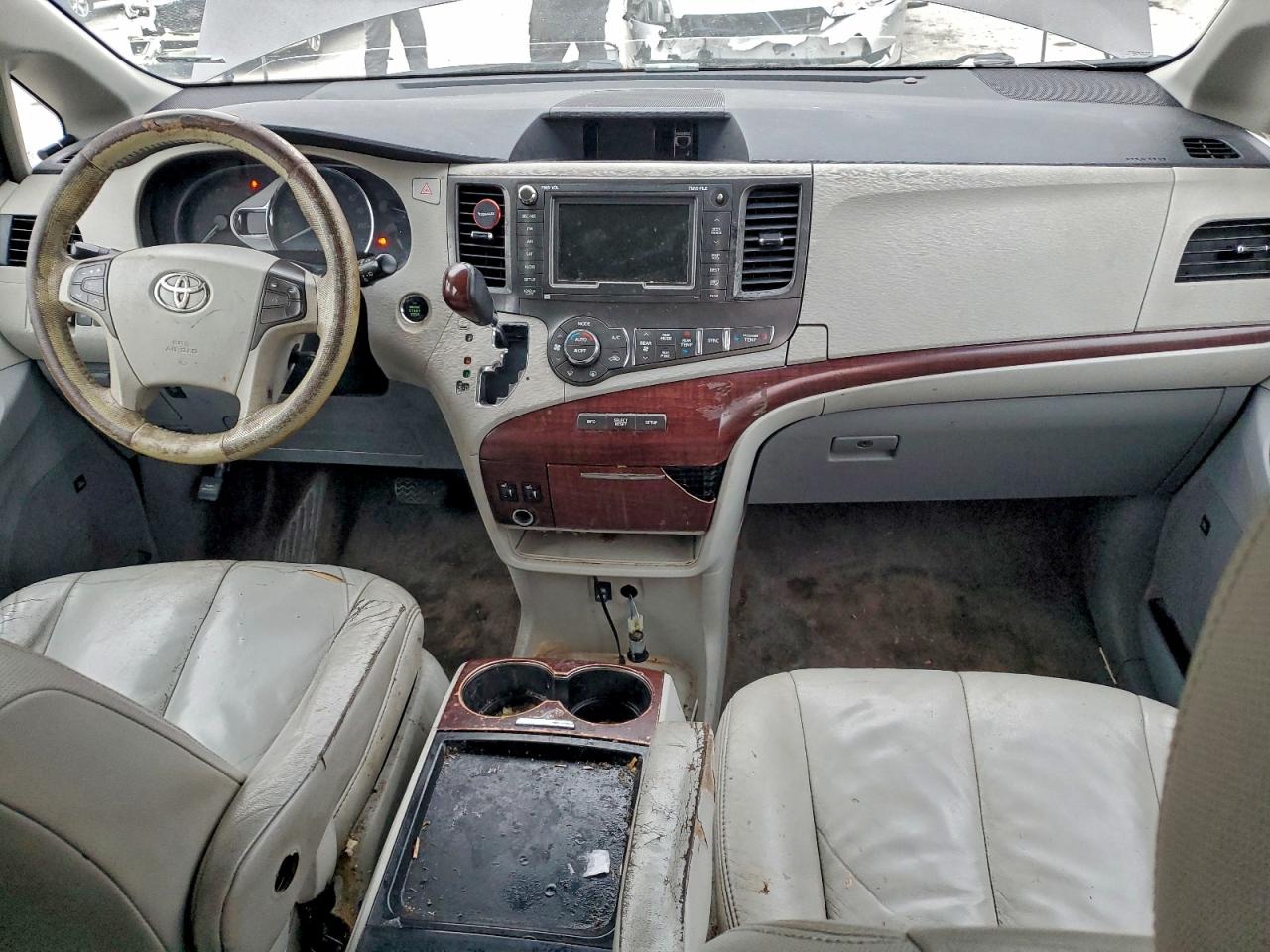 Toyota Sienna Xle Image 6