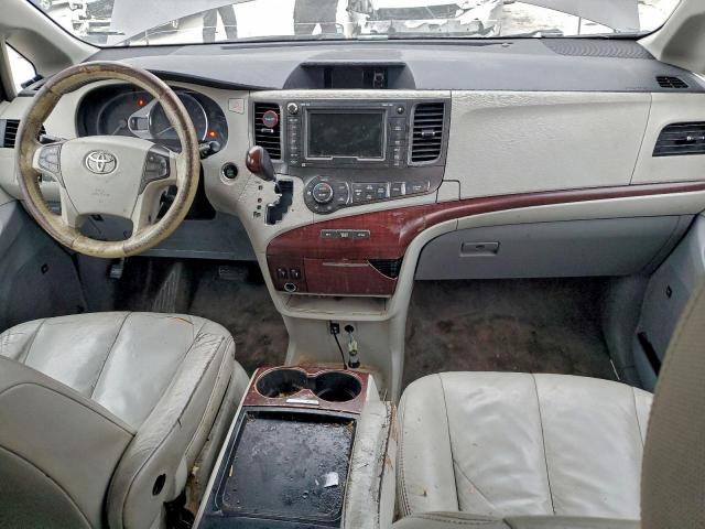 Toyota Sienna Xle Image 6