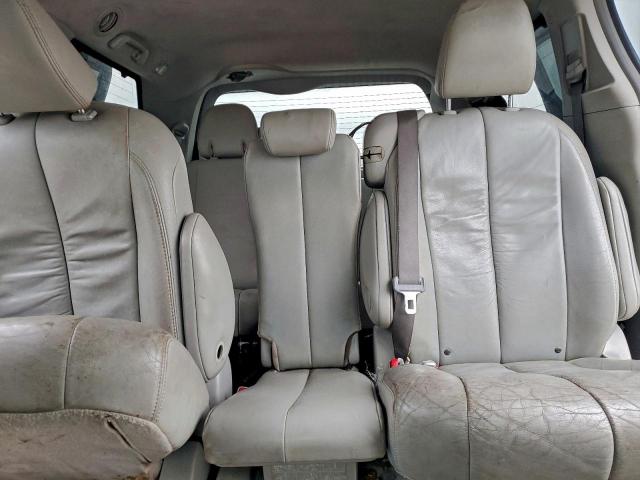 Toyota Sienna Xle Image 12