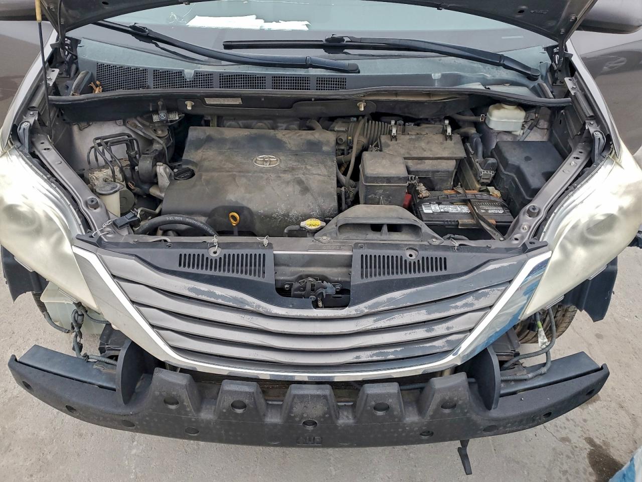 Toyota Sienna Xle Image 10