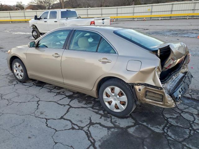 Toyota Camry Base Image 2