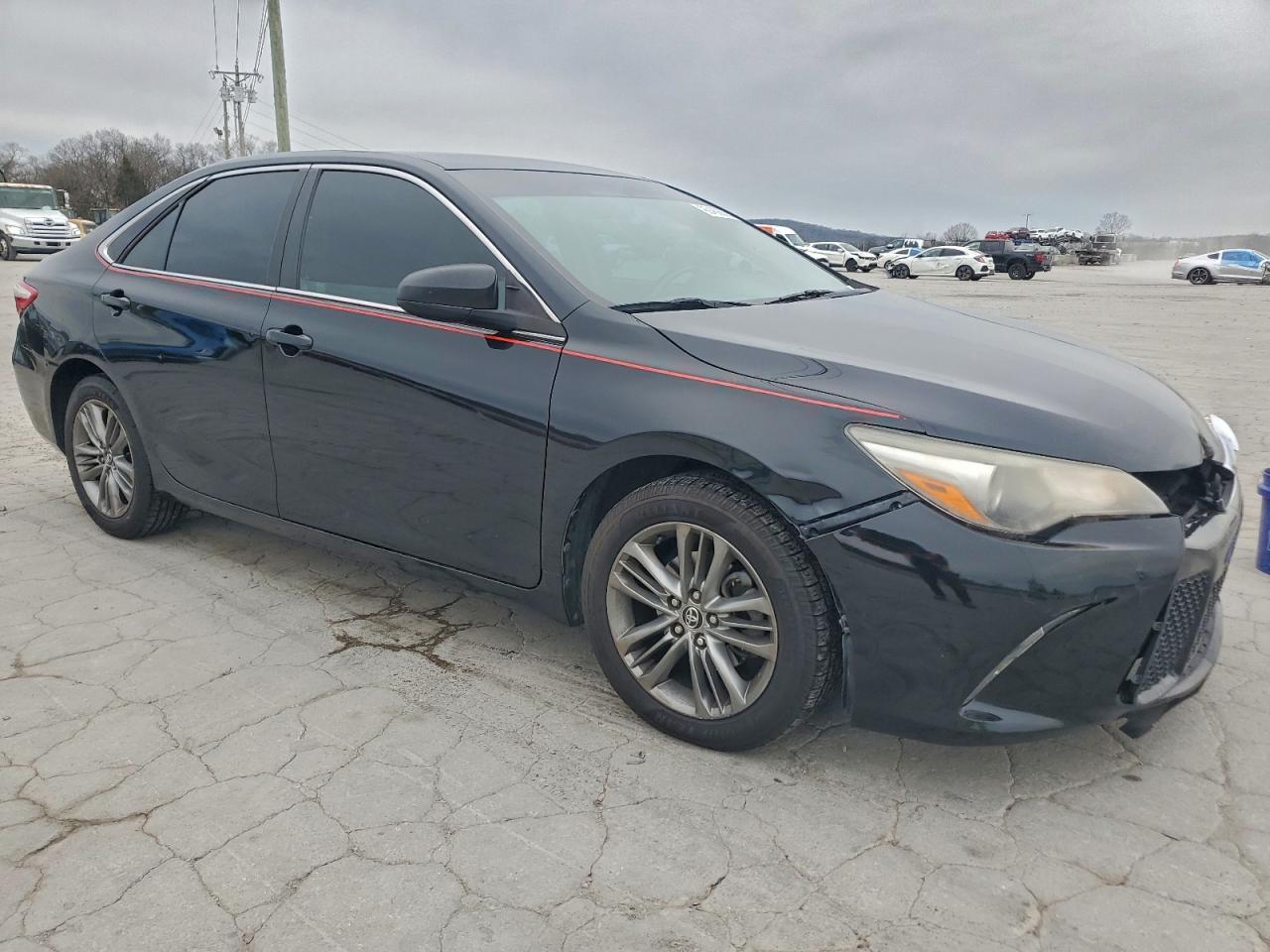 Toyota Camry Le Image 2