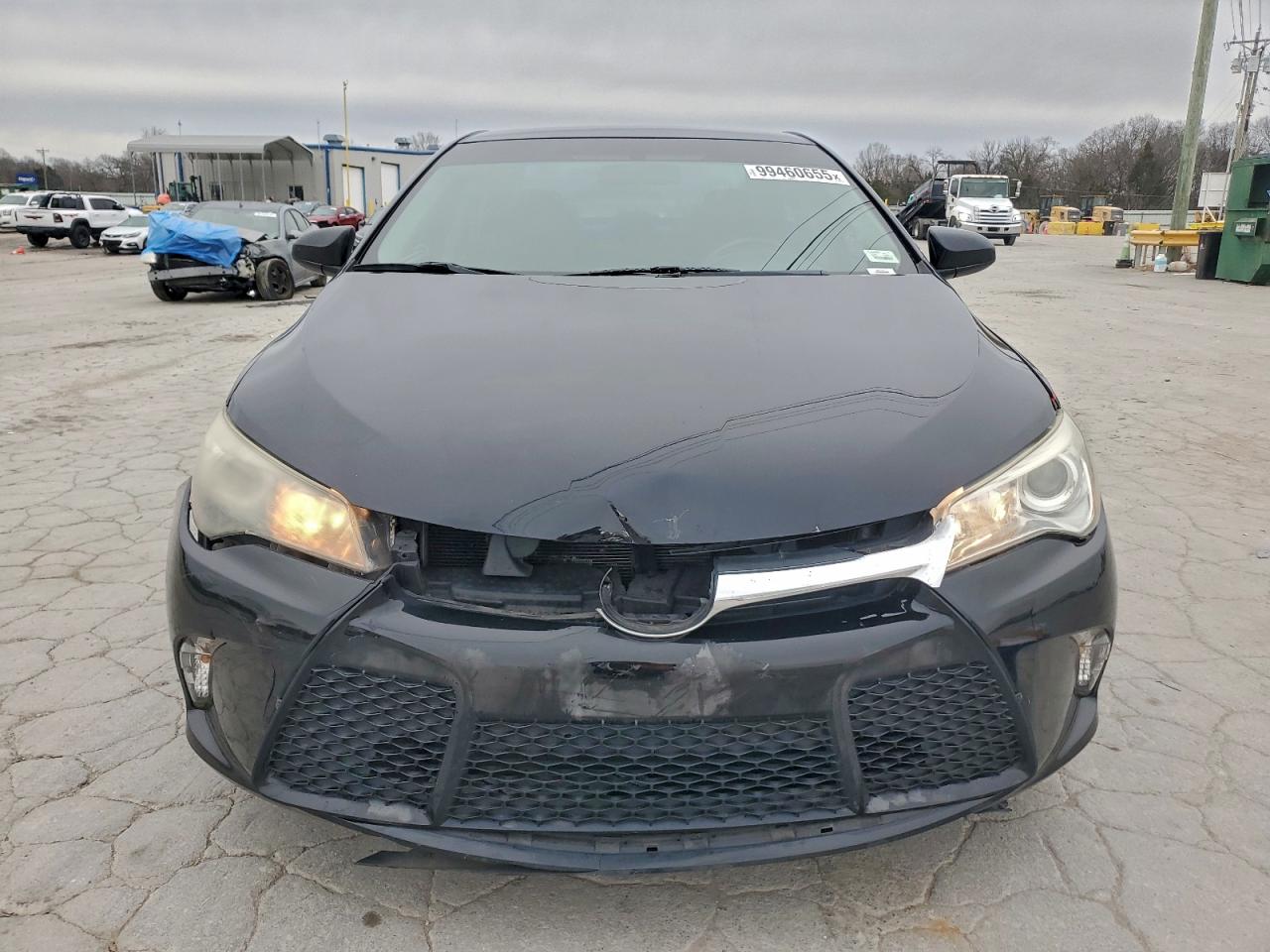 Toyota Camry Le Image 6