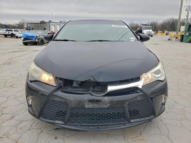 Toyota Camry Le Image 6