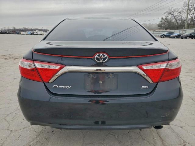 Toyota Camry Le Image 4