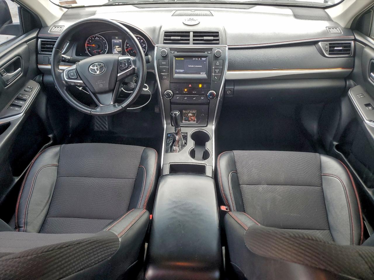 Toyota Camry Le Image 10