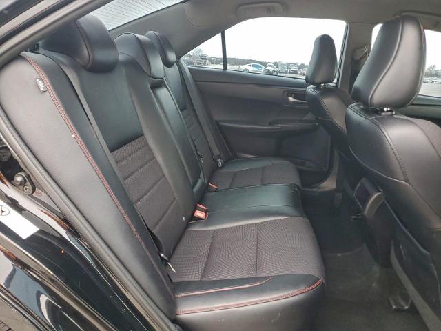 Toyota Camry Le Image 11