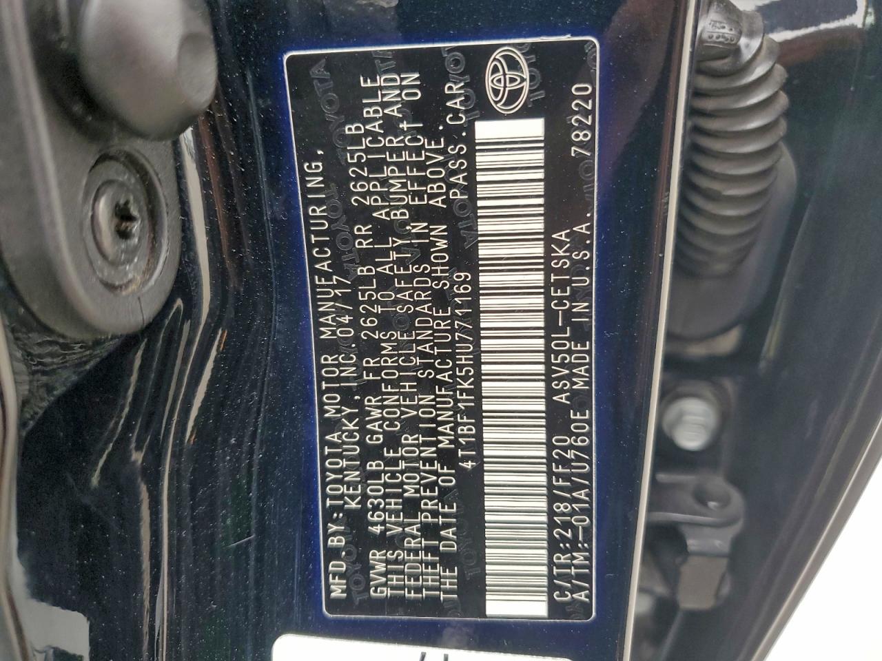 Toyota Camry Le Image 9