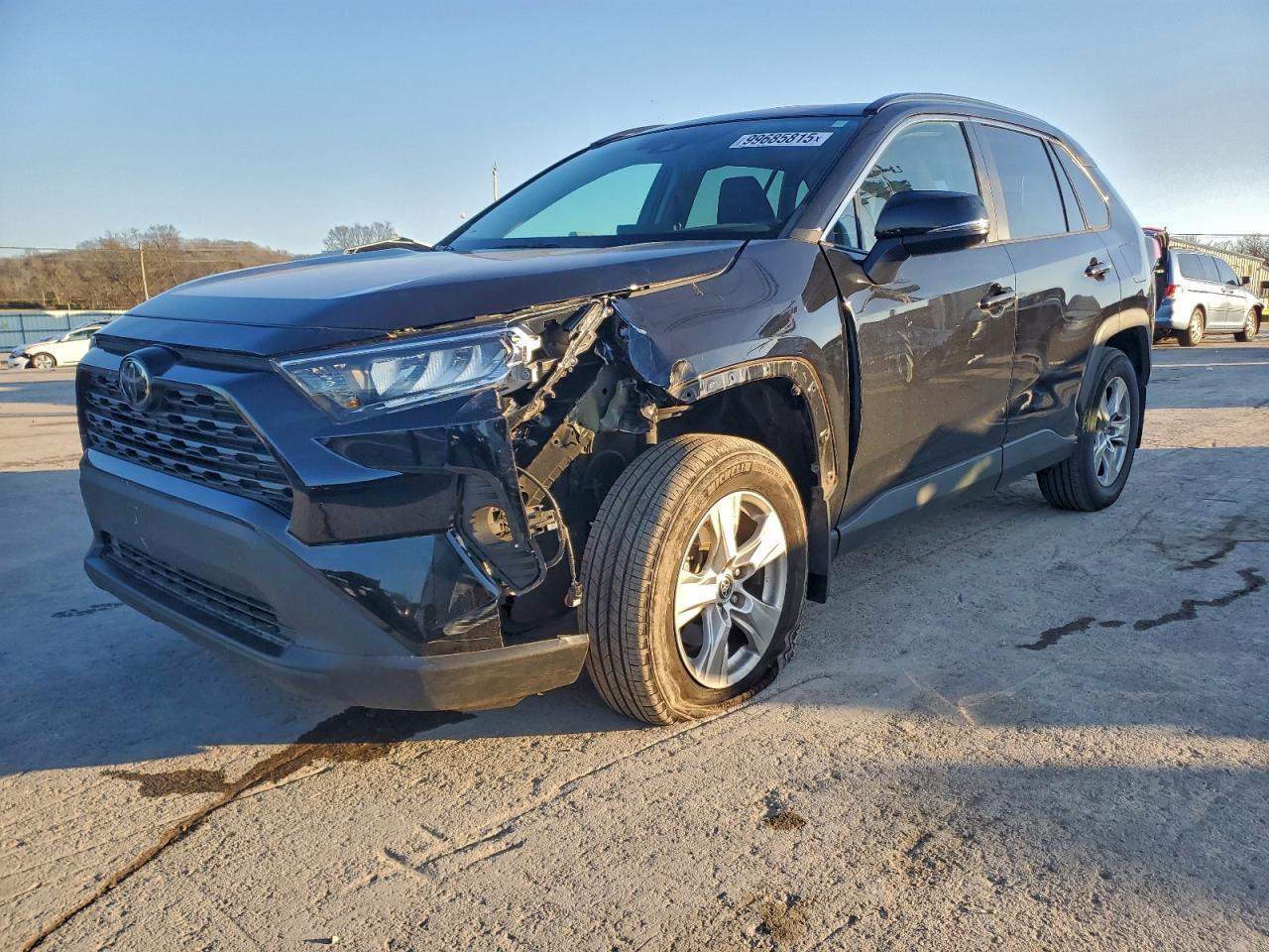 Toyota RAV4 Xle Image 1