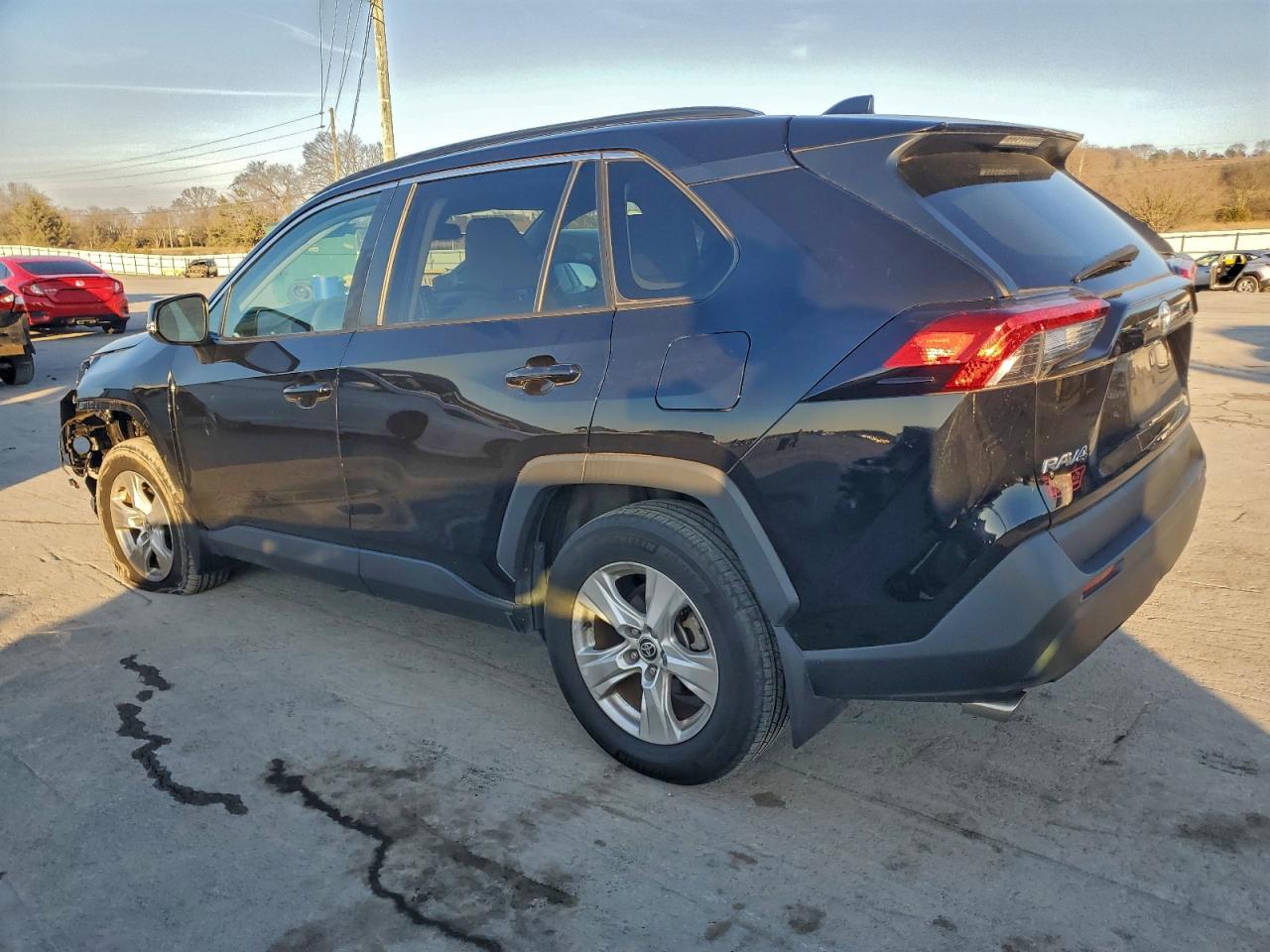 Toyota RAV4 Xle Image 3