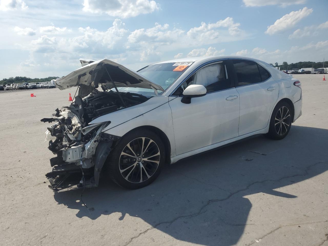 Toyota Camry Se Image 1