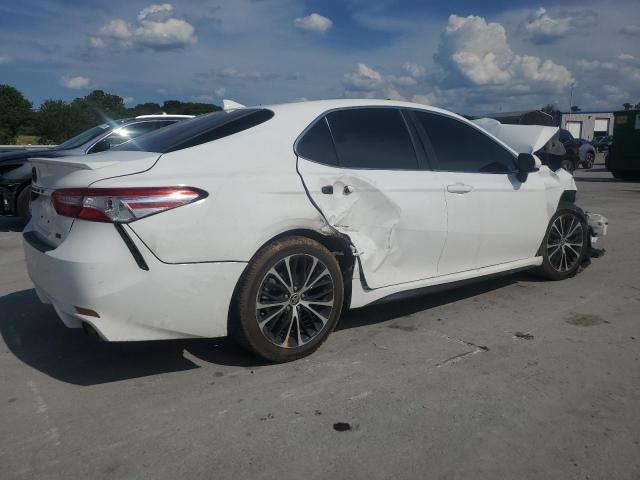 Toyota Camry Se Image 3