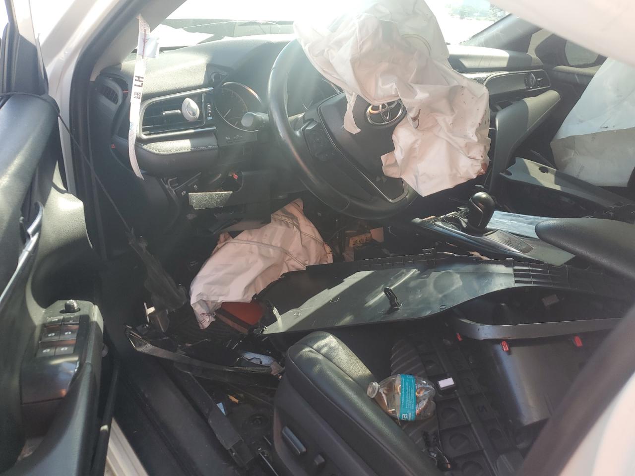 Toyota Camry Se Image 9