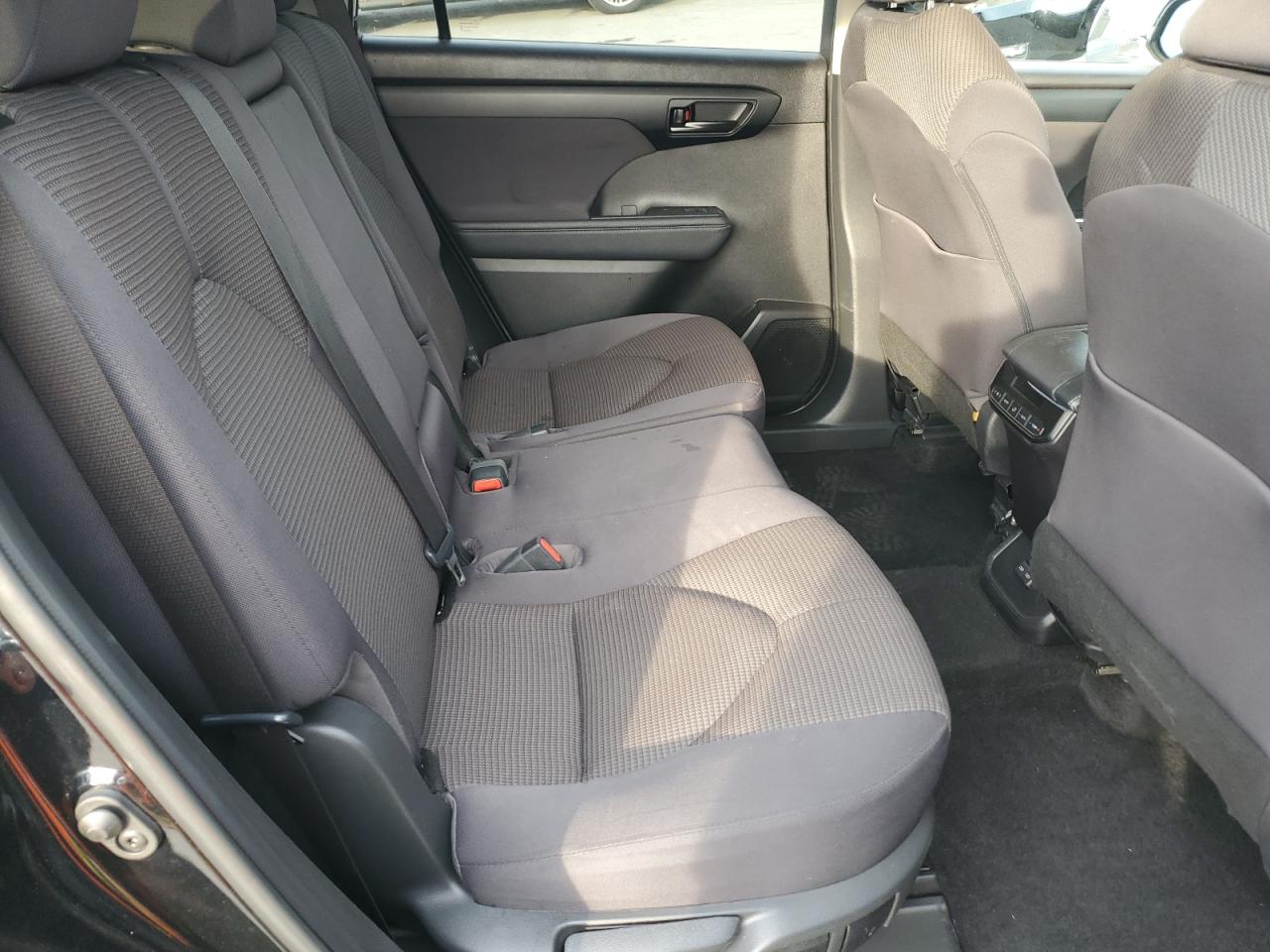 Toyota Highlander L Image 11