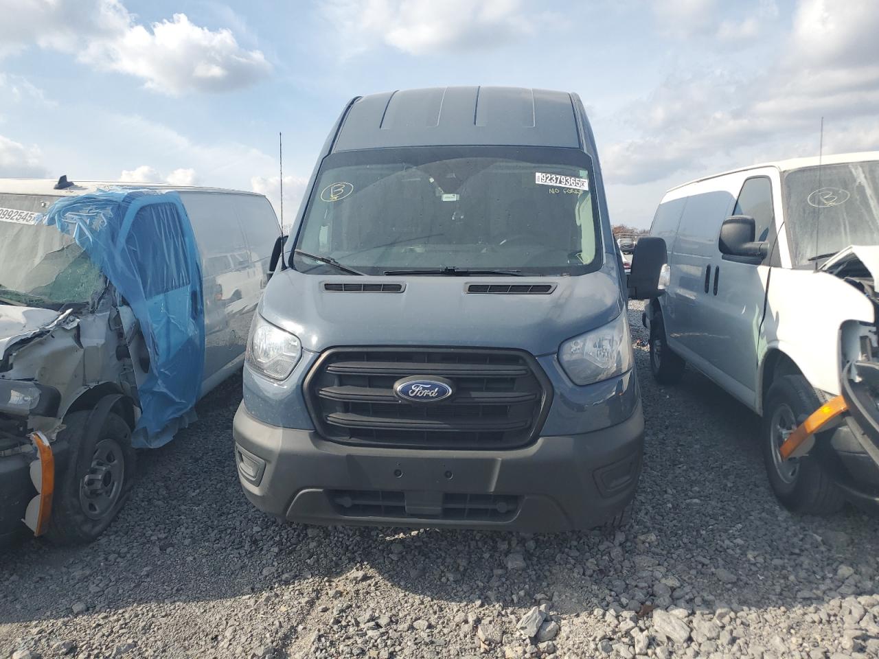 Ford Transit T-250 Image 4