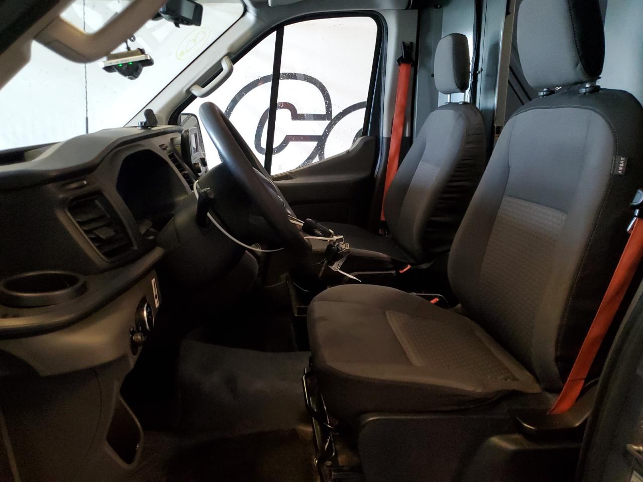 Ford Transit T-250 Image 5