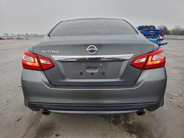 Nissan Altima 2.5 Image 4