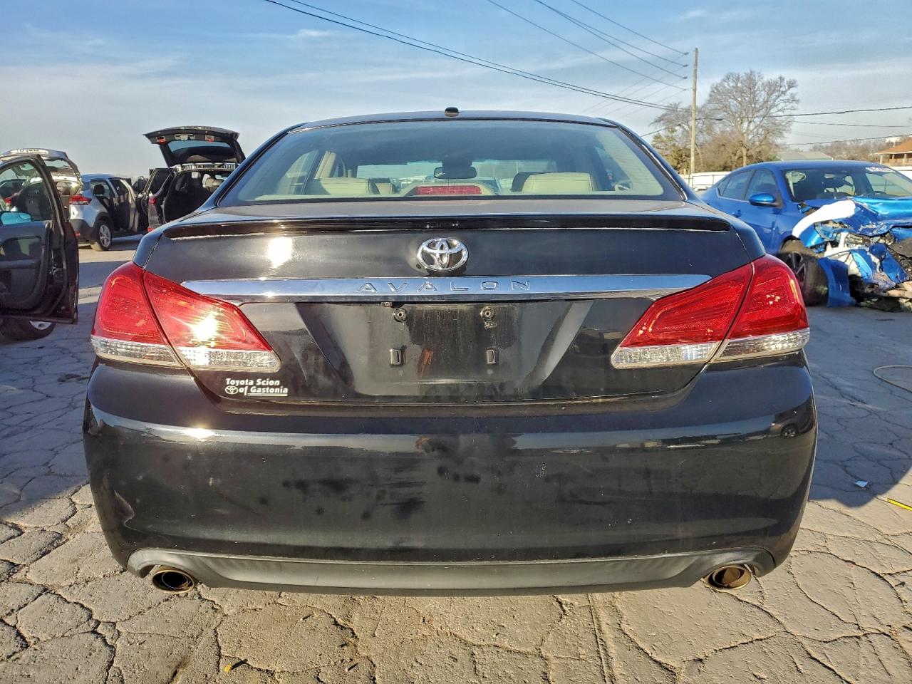 Toyota Avalon Base Image 7