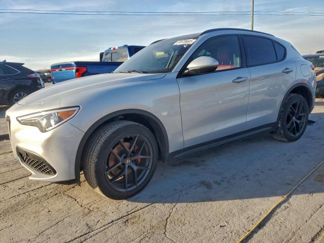  Salvage Alfa Romeo Stelvio