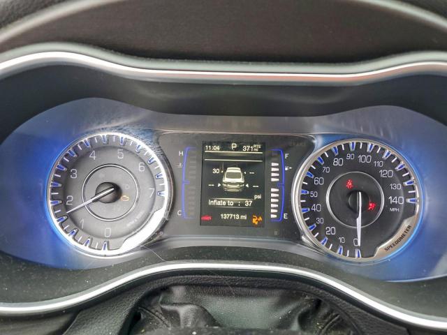 Chrysler 200 Limited Image 11