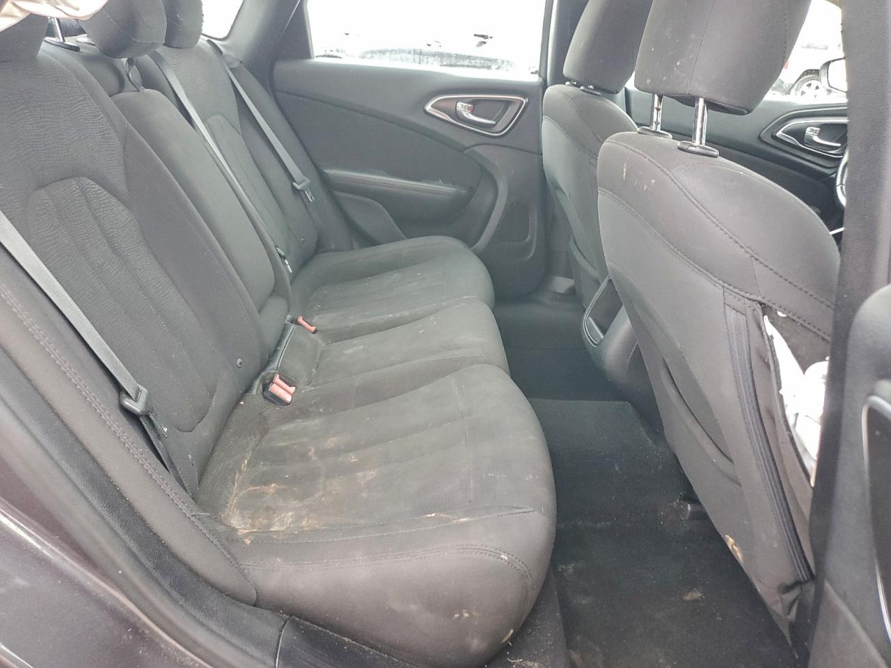 Chrysler 200 Limited Image 5